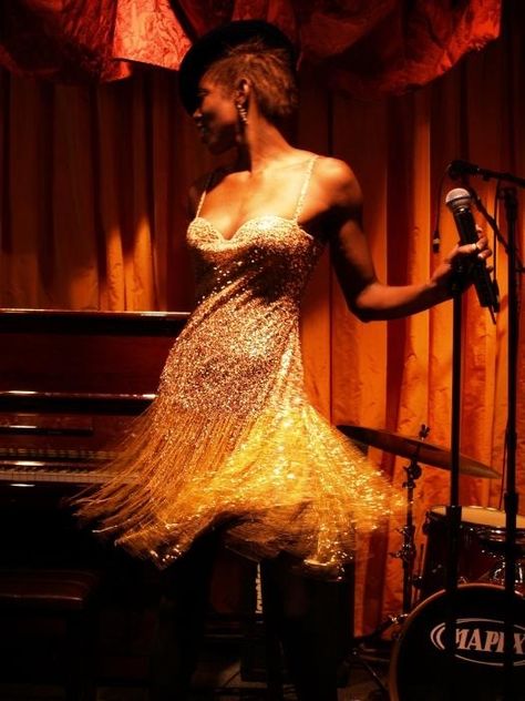 Blues And Jazz Aesthetic, 20s Jazz Aesthetic, Jazz Club Singer Aesthetic, Jazz Club Photoshoot, Lounge Singer Aesthetic, Jazz Astethic, Jazz Singer Outfit, Jazz Lounge Aesthetic, Jazz Singer Aesthetic