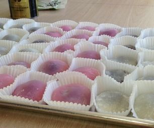 How to make Manju (mochi-based japanese sweet) Manju Recipe Japanese Sweets, Hawaii Deserts, Baked Manju Recipe, Manju Recipe, Yaki Onigiri, Hawaiian Desserts, Japanese Pastries, Japanese Party, Japanese Wagashi