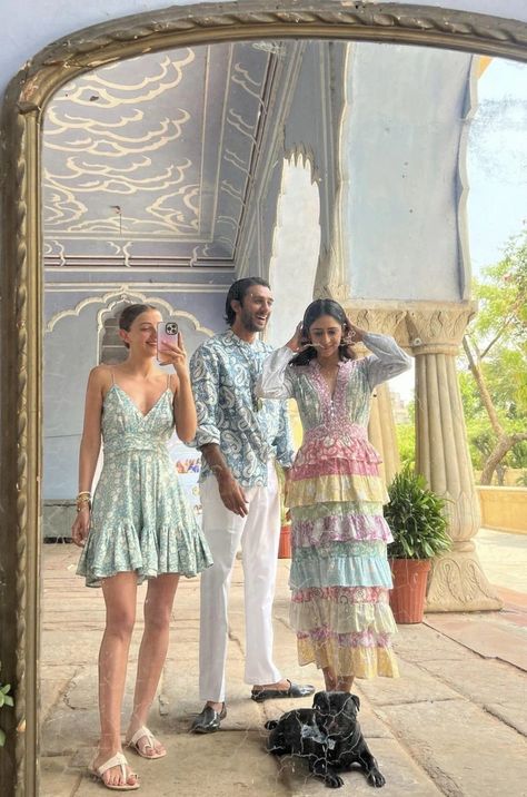 Maharaja of Jaipur Sawai Padmanabh Singh with his girlfriend Claire Deroo & sister Princess Gauravi Kumari wearing outfits from their brand. Indian Princess Royal Outfits, What To Wear In Jaipur, Outfits To Wear In Jaipur, Jaipur Outfits Ideas, Gauravi Kumari, Padmanabh Singh, Jaipur Dress, Natasa Stankovic, Teej Festival