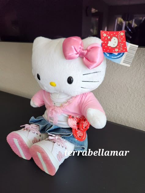 Hello Kitty Build A Bear, Sanrio Things, Hello Kitty Bedroom, Hello Kitty Videos, Hello Kitty Cupcakes, Hello Kitty Makeup, Hello Kitty Aesthetic, Kitty Stuff