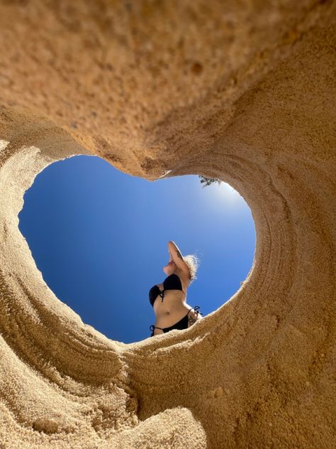 heart shape in sand for beach pictures Sand Heart Photo, Sand Heart, Sand Pictures, Heart Overlay, Heart Photo, Video Ideas, Face Photo, Photo Heart, Heart Shape