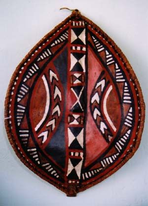 Maasai shield Silversmithing Workshop, African Shields, Warrior Paint, African Pottery, African Life, African Arts, African Symbols, Caribbean Art, Paint Paper