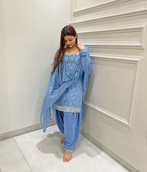 Suit Designs Indian Style Punjabi, Blue Indian Suit, Simple Punjabi Suits, Blue Sharara Suit, Punjabi Dress Design, Simple Indian Suits, Panjabi Suit, Patiala Suit Designs, Desi Fits