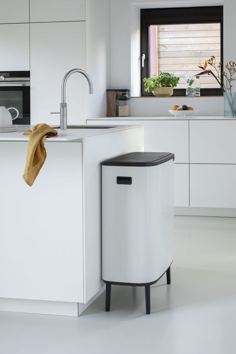 10 of the best minimalist kitchen bins - catesthill.com Kitchen Bins, Scandinavian Kitchens, Bathroom Bin, Kitchen Trash, Kitchen Trash Cans, Waste Bin, Kitchen Bin, Trash And Recycling Bin, Trash Bin