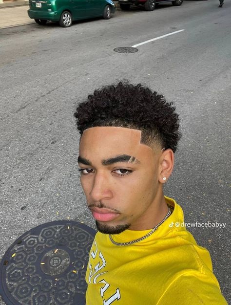 #afro #curls Front Taper Hairline, Low Taper Afro, Afro Hair Cut, Taper Fade Haircut Black, Low Taper Fade Haircut Black, Afro Highlights, High Taper Fade Haircut, Afro Taper Fade, Black Hair Undercut