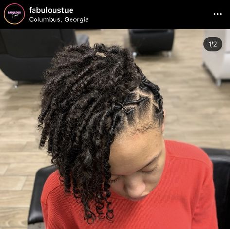 Short Dreads Ponytail, Ear Length Locs, Styling Medium Length Dreadlocks, Ponytail Dreads, Starter Locs Hairstyles, Loc Petal Bob, Short Starter Locs Hairstyles, Short Starter Locs, Medium Length Locs