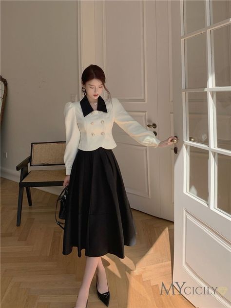 Black Pleated Skirts, Modest Girly Outfits, Chinese Fancy Dress, Rok Outfit, Fancy Short Dresses, Fashion Dresses Formal, Stylish Short Dresses, Sunday Dress, Clothes Korean Style