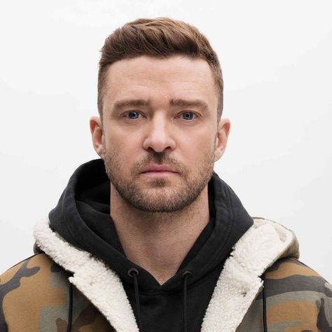 Justin Timberlake Has Your Apple Picking Fit All Sorted Out | GQ Haircut For Square Face, Square Face Hairstyles, Square Face Shape, Square Face, Mens Haircuts Short, Comb Over, Square Faces, Sleek Hairstyles, Face Men