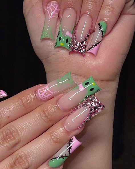 Frankenstein hello Kitty set ☺️🫶🏼 Inspo: @klawsbylette 💕 #spooky #nails #spookynails #houston #houstonnails #houstonnailtech #coraline #halloween #halloweennails #book #explore #explorepage #nailinspo #nailsnailsnails #nailinsporation #hellokitty Frankenstein Hello Kitty Nails, 90’s Nail Designs, Coraline Nails, Frankenstein Nails, Practice Nails, Dream Piercings, Coraline Halloween, Spooky Nails, Kitty Nails