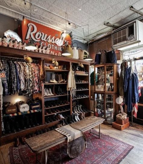 Man Shop Ideas, Vintage Shop Display Ideas, Vintage Shop Interior Design, Men’s Boutique, Vintage Shop Interior, Vintage Store Ideas, San Myshuno, Clothing Store Displays, Clothing Store Interior