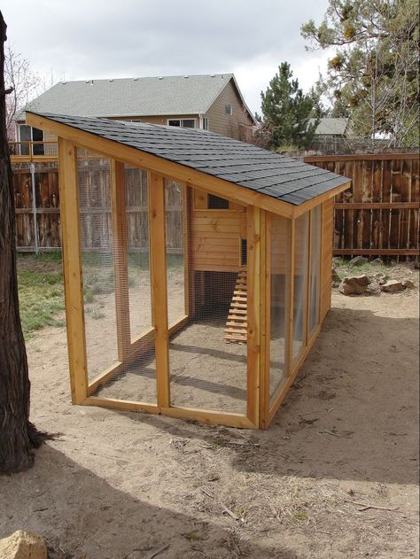 Reban Ayam, Hen Houses, Walk In Chicken Coop, Easy Chicken Coop, Chicken Home, Portable Chicken Coop, Backyard Chicken Coop Plans, Diy Chicken Coop Plans, Chicken Coop Run