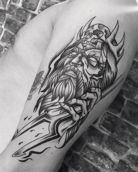 🍭 𝕻𝖆𝖔𝖑𝖞 𝕿𝖆𝖙𝖙𝖔𝖔 🍭 on Instagram: “Hades 💀🖤 . #hades #hadestattoo #mitologia #mitology #greekmythology #greekgods #greek #losmochis” Greek Hades Tattoo, Hades Tattoo Design Greek Mythology, Tattoos Greek Mythology, Greek Mythology Hades, Tattoos Greek, Ryan Tattoo, Hades Tattoo, Midnight Munchies, Leg Tats