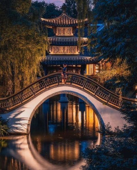 Chinese Architecture Traditional, Shanghai Aesthetic, Chinese Bridge, Chinese Temples, Chinese Village, Chinese Mountains, Sacred Garden, Ancient Chinese Architecture, Explore China