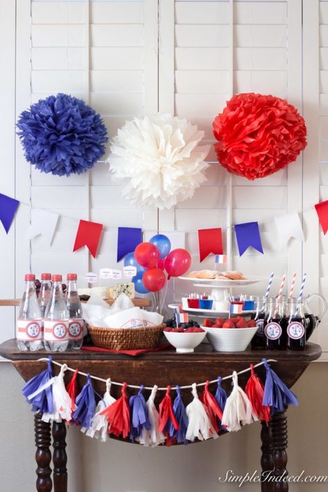 Red Party Themes, French Themed Parties, Happy Bastille Day, Burgundy Party, Fourth Of July Crafts For Kids, French Party, Usa Party, American Party, French Theme