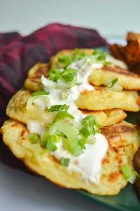 This beautiful crispy on the outside and smooth gnocchi-like on the inside boxty (Irish potato pancakes) is amazing on St. Patricks day or any day! Just seven ingredients (including mashed potatoes) make up this easy peasy vegan recipe which was a favourite for me after a night out on the town in Ireland! Boxty Recipe Irish, Boxty Recipe, Easy Irish Recipes, Irish Potato Pancakes, Dublin Coddle, Potato Pancakes Recipe, St Patrick's Day Recipes, Irish Bread, Irish Potato