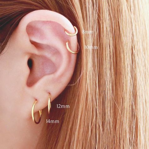 Not sure which size to get? Here is our hoop sizing guide for your reference! Xo Available in gold, silver and rose gold.  SHOP: www.jcojewellery.com . . . #jcojewelry #jcojewellery #jewelry #jewellery #hoop #hoops #hoopearrings #tinyearrings #daintyearrings #tinyhoops #babyhoops #hugginghoops #piercings #piercing #girlwithpiercings #earringsoftheday #bloggerstyle #fashiondiaries #blogger #cuteearrings #sterlingsilver #sterlingsilverjewelry #sterlingsilverearrings #rosegold #gold #gift #giftunde Cute Ear Piercings, Geode Earrings, Hammered Hoop Earrings, Types Of Piercings, Bar Stud Earrings, Piercing Ideas, Tiny Stud Earrings, Fashion Project, Pearl Hoop Earrings