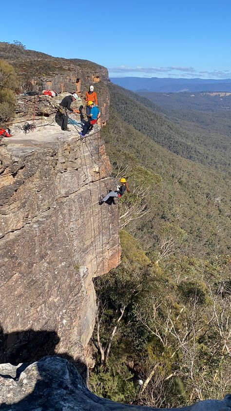 #abseiling #bluemountains #australia Blue Mountains Australia, Abseiling, Blue Mountains, Blue Mountain, Australia Travel, Bucket List, Australia, Blue