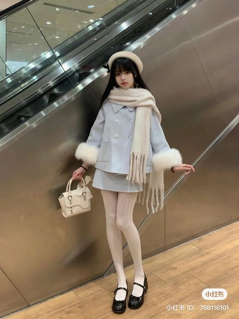 Cute Winter Outfits Coquette, Winter Ootd Aesthetic, Winter Couqutte Outfits, Classy Young Women Outfits, Korean Winter Fashion Women, Cute Winter Outfits Korean, Coquette Outfit Winter, Winter Formal Outfits, Coquette Winter Outfits