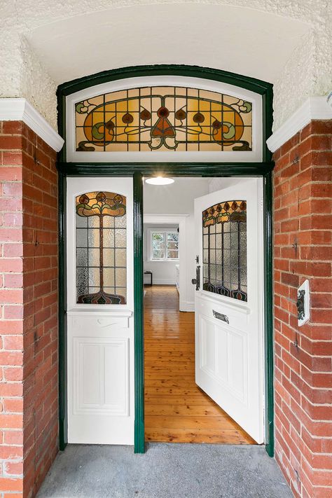 Go inside this 1903 Edwardian Home | Let Us In Home Tour | Hunting for George Edwardian Home Renovation, Edwardian Decor Interior Design, Edwardian Interior Design, Edwardian House Exterior, Houses Renovation, Edwardian Renovation, Edwardian House Interior, Edwardian House Renovation, Edwardian Cottage