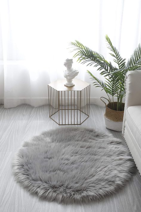 Fluffy Rugs Bedroom, Grey Room Decor, Modern Bedroom Rug, Deco House, Cute Bedroom Decor, Livingroom Layout, Simple Bedroom, Cute Room Decor, Room Accessories