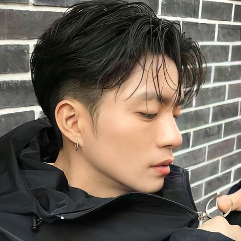 Asian Male Undercut, Overgrown 2 Block Haircut, Asain Hairstyle Men Straight, Korean Slick Back Hair Men, Asian Men Fringe Hairstyle, Asian Men Hair Dye, Haircut For Men Middle Part, Taper Fade Haircut Asian, Middle Part Asian Men