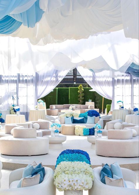 Clouds Event, Spring Event Decor, Flower Arrangements Summer, Roc Nation Brunch, 2023 Grammys, Brunch Decorations, Wedding Lounge Area, Luxury Event Design, Roc Nation