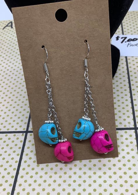 Turquoise and hot pink sugar skulls hanging from silver chain. Fish hook style ear wires. Perfect for Halloween. Diy Pom Pom Rug, Skull Hanging, Sugar Skull Earrings, Unique Handmade Earrings, Halloween Crafts Decorations, Earring Designs, Pink Sugar, Skull Jewelry, Sugar Skulls