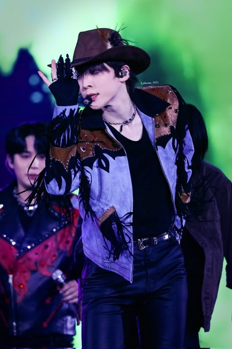 Ateez Concert Outfit, Tea Princess, Cloth Ideas, Jeong Yunho, Yunho Ateez, Jeong Yun-ho, Sea Wallpaper, Lit Outfits, Cowboy Outfits