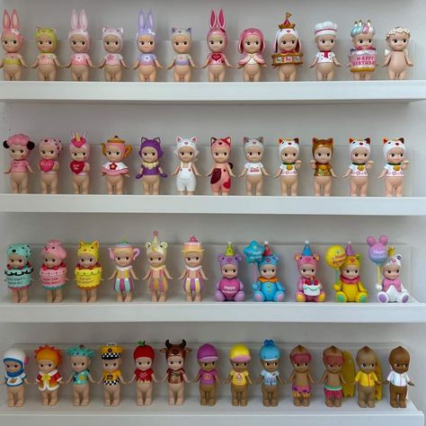 Sonny Angel Collection, Sonny Angel Display, Sony Angels, Sony Angel, Angel Babies, Sonny Angels, Collection Display, Pretty Phone Cases, Mini Figurine