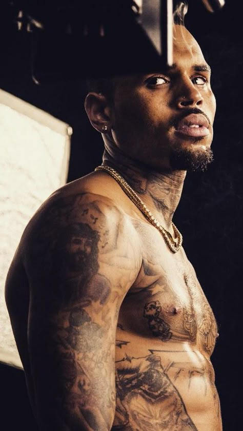 Chris Brown Shirtless, Roslyn Sanchez, Brown Photoshoot, Chris Brown Photoshoot, Chris Brown Official, Chris Brown And Royalty, Fade Beard, Chris Brown Wallpaper, King Chris