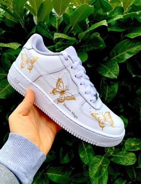 Zapatillas Nike Air Force, Nike Shoes Women Fashion, Pretty Sneakers, Nike Fashion Shoes, Preppy Shoes, Pretty Shoes Sneakers, All Nike Shoes, Custom Air Force 1, Cute Sneakers