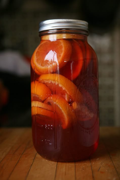 Preserve Produce, Orange Recipe, Homemade Liquor, Orange Liqueur, Liqueurs Recipes, Orange Wine, Nyt Cooking, Vegetable Drinks, Bitter Orange