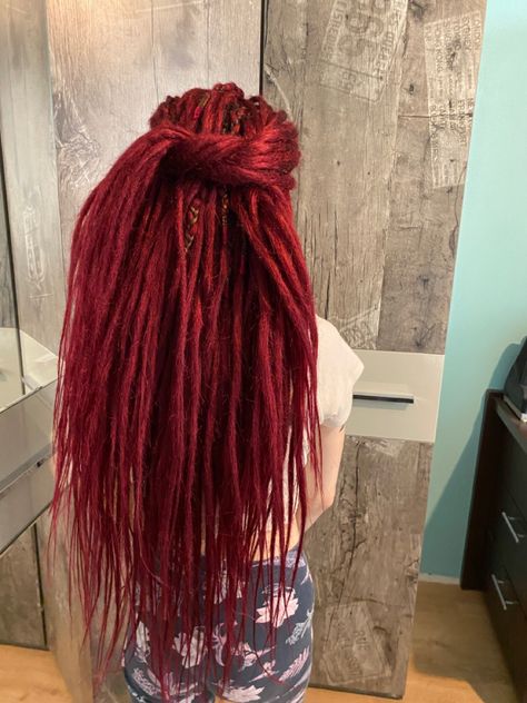 Dark Red Dreadlocks, Haircuts With Straight Hair, Playful Hairstyles, Rasta Dreadlocks, Red Dreadlocks, Red Dreads, Partial Dreads, Rasta Hair, Beautiful Dreadlocks