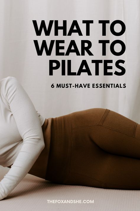 OMG these must-have essentials for what to wear to pilates are so good! I had no idea what to wear before and now I'm set. Pilates Attire Workout Outfits, 2025 Workout Outfits, Pilates Winter Outfit, Yoga Must Haves, Pilates Fit Aesthetic, Pilates Set Outfit, Black Pilates Outfit, Pilates Class Outfit, Pilates Must Haves