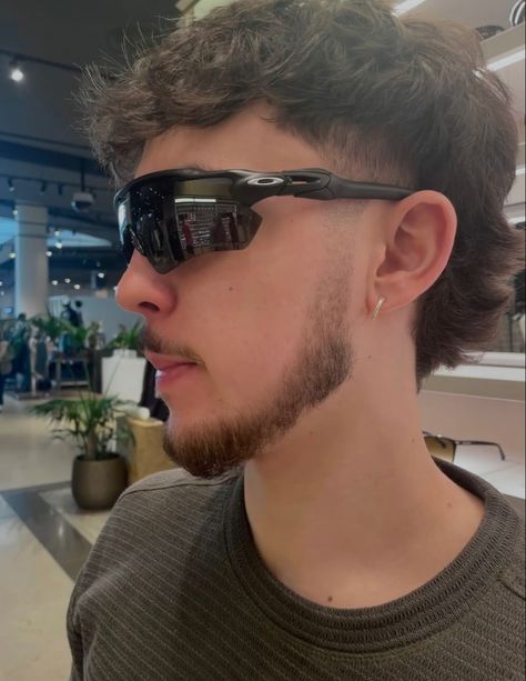 #fashion #oakley #mensfashion #gorpcore #aesthetic Oakley Aesthetic, Mullet Man, Gorpcore Aesthetic, New Wardrobe, Hair Highlights, New Hair, Mens Hairstyles, Wardrobe, Hair