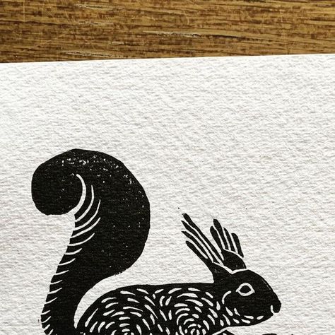 Megan Abel | Design | Print | Illustration on Instagram: "‘A’ is for acorn and autumn …and squirrel apparently… #lino #autumnart #squirrel #squirrelprint #linoprinting" Squirrel Line Art, Graffito Pottery, Chipmunk Illustration, Squirrel Graphic, Squirrel Illustration, Squirrel Art, Squirrel Print, Lino Prints, Pottery Inspiration