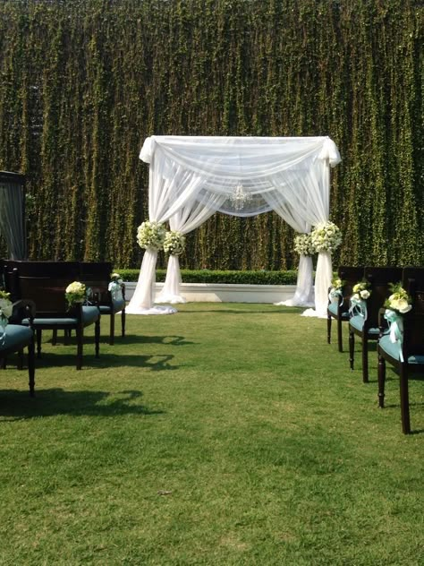 Western Wedding Ceremony, Outside Wedding Ceremonies, Gazebo Wedding Decorations, Floral Canopy, Wedding Platform, Terrace Wedding, Wedding Ceremony Seating, Deco Flowers, Floral Archway