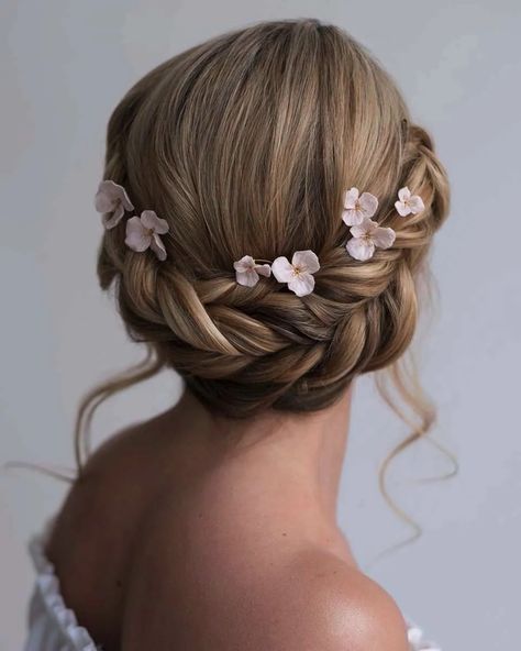 Braid Crown Bridal Hair, Wedding Updo Round Face, Boho Bride Short Hair, Boho Bridal Hair Updo, Fantasy Updo, Wedding Hair With Braid, Wedding Braid, Crown Braid Updo, Braid Crown