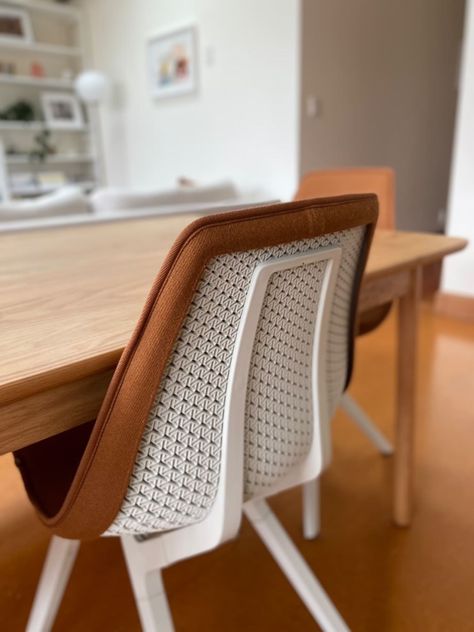 Noho Move Review: Ergonomic, Sustainable Chair | Apartment Therapy Sustainable Furniture Design, Wool Chair, I Had To Leave, Cozy Home Office, Minimalist House Design, White Chair, Sustainable Furniture, Comfort And Joy, Ergonomic Chair