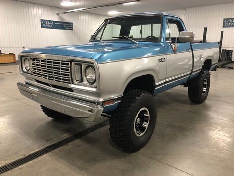 Dodge Pickup Trucks, Cool Truck Accessories, Old Dodge Trucks, Pickup Truck Accessories, Keith Moon, Dodge Pickup, Dodge Power Wagon, Dodge Truck, Jeep Pickup