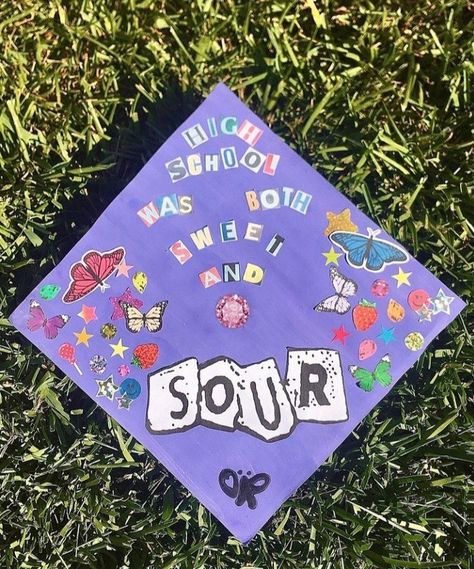 Grad Cap Decorated, Graduation Cap Decoration Diy, High School Graduation Cap, College Graduation Cap Decoration, Grad Hat, Grad Cap Designs, Diy Graduation Cap, Graduation Cap Designs, Graduation Hat