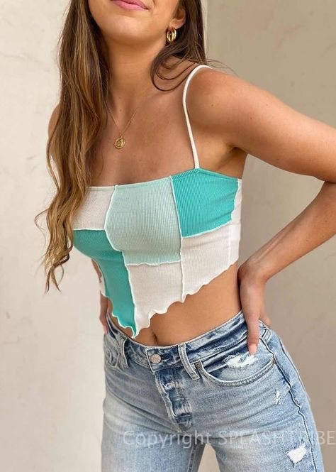 Trendy Patchwork Tops, Patchwork Top Outfit, Scarf Crop Top, Casual Outfits For Winter, Crop Top Ideas, Sew Crop Top, Lettuce Hem Top, Girls Top Design, Dresses Drawing