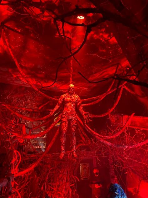 Vacnastranger Things, Stranger Things Vecna’s House, Vecna Halloween Decoration, Stranger Things Vines, Stranger Things Haunted House, Stranger Things Decoracion, Stranger Things House, Stranger Things Decor, Stranger Things Room