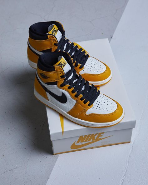 Air Jordan 1 Yellow, Jordan 1 Yellow, Jordan 1 High Og, Yellow Ochre, Popular Sports, Air Jordan 1 Retro High, Nike Vintage, Jordan 1 High, Air Jordan 1 Retro