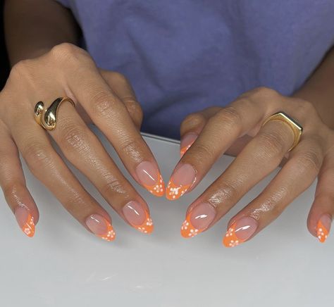 Line Almond Nails, Summer Nails Almond, Fun Summer Nails, Nails Gel Nails, Summer Nail Designs, Bright Summer Nails, Summery Nails, Daily Nail, Nails Square