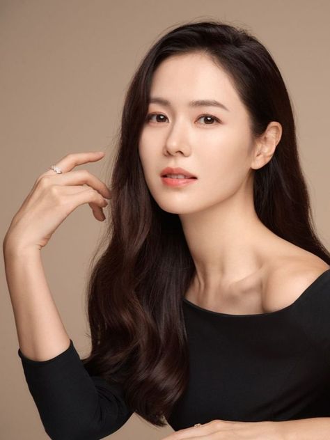 Son Yejin, Son Ye Jin, Star Actress, Korean Actresses, Korean Model, Korean Celebrities, Korean Actress, Korean Beauty, Girl Face