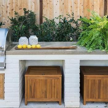 Concrete Countertop on White Brick Outdoor Kitchen Kitchen Palette, Bbq Design, Concrete Outdoor Kitchen, Replacing Kitchen Countertops, Best Kitchen Design, Outdoor Kitchen Countertops, Concrete Countertop, Outdoor Kitchen Bars, Bbq Ideas