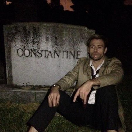 John Constantine Funny, John Constantine Matt Ryan, John Constantine Comic Art, Movie Pfp Aesthetic, John Constantine Aesthetic, John Constantine Comic, Constantine Comic, Matt Ryan Constantine, Constantine Hellblazer