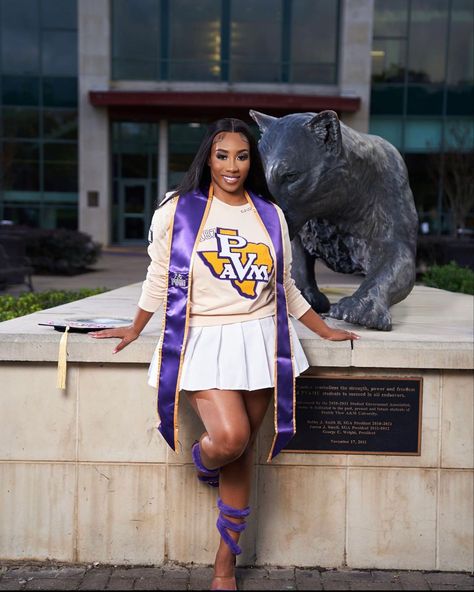 Pvamu Graduation, Pvamu Grad Pics, College Graduation Pictures Jersey, Lsu College Graduation Pictures, College Grad Pics Black Women, Graduation Pictures Hbcu, Hbcu Grad Pics, Sorority Photoshoot, College Shirts