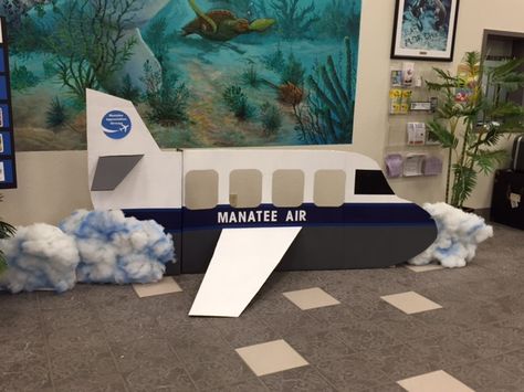 Airplane Display Ideas, Airplane Prop, Trunk Or Treat Airplane Theme, Travel Theme Activities, Travel Vbs Decorations, Airport Decorations, Airport Birthday Theme, Airport Theme Decorations, Airport Theme Party